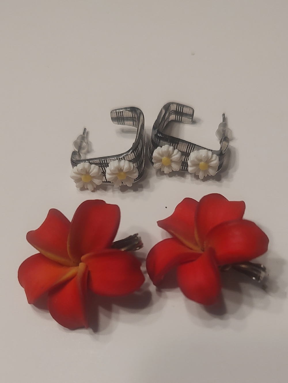 Floral Earring Lot, Pierced Daisy Hoops & Vintage plumeria clip on earrings